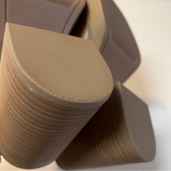 Universal Thread Tan Mules - Picture 9 of 13